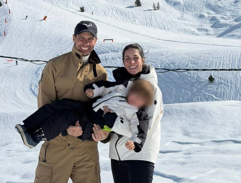 Rafael Nadal enseñando a esquiar a su hijo Rafa Jr en la nieve durante sus vacaciones de 2026.