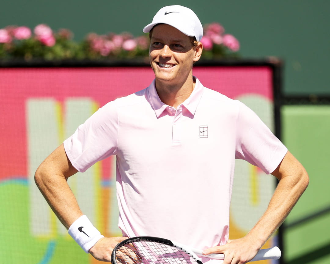 Jannik Sinner en conferencia de prensa analizando su partido contra Zverev en Indian Wells.