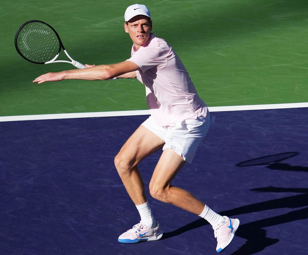 Jannik Sinner felicita a Joao Fonseca tras su intenso duelo en los octavos de final de Indian Wells 2026.