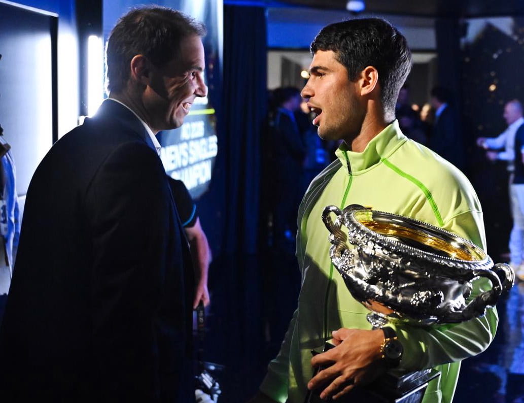 Rafa Nadal en su investidura como Doctor Honoris Causa defendiendo a Carlos Alcaraz de las críticas tras el Miami Open 2026.