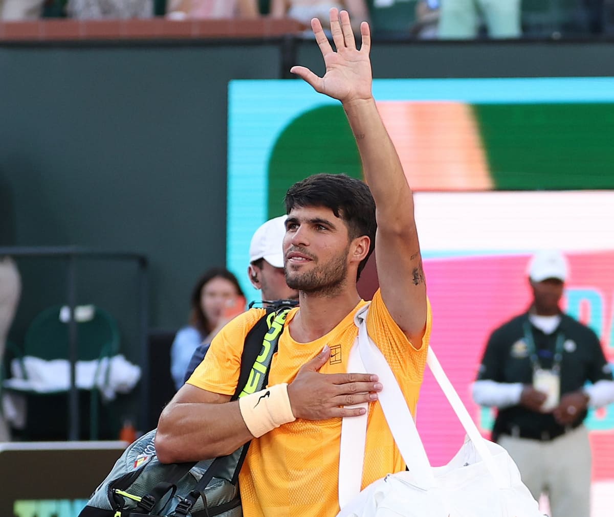 Toni Nadal gesticulando durante una entrevista sobre la actualidad de Carlos Alcaraz.