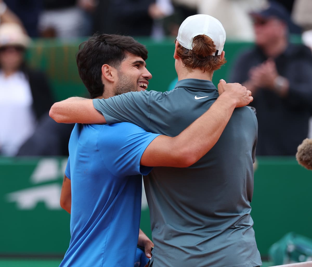 Carlos Alcaraz analizando su derrota ante Jannik Sinner en la rueda de prensa oficial del Masters 1000 de Montecarlo.