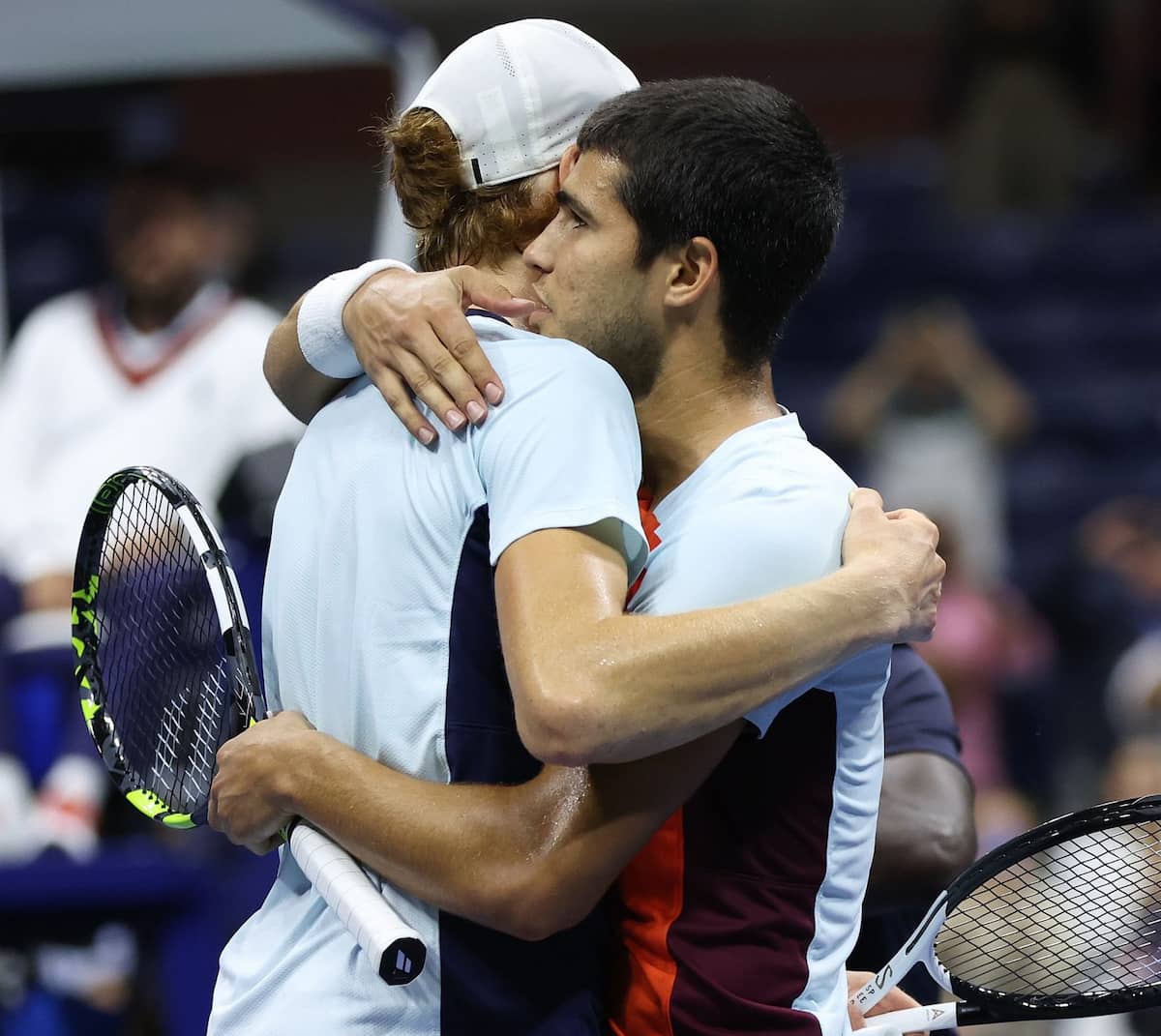 Infografía comparativa del dominio de Carlos Alcaraz y Jannik Sinner frente a la racha histórica de Roger Federer y Rafael Nadal en 2006.